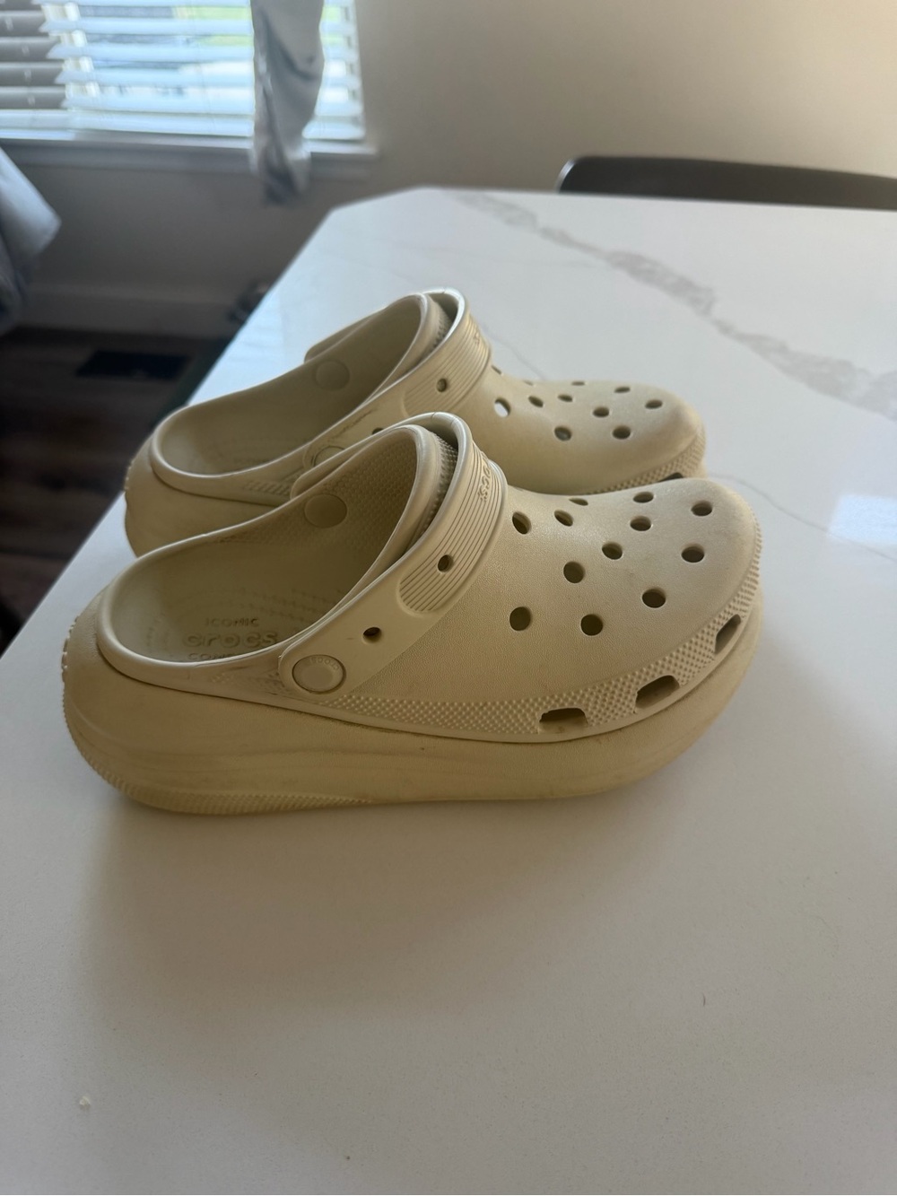 Crocs Classic Crush Clog Bone 207521-2Y2 Mens Size 5 Womens Size 7